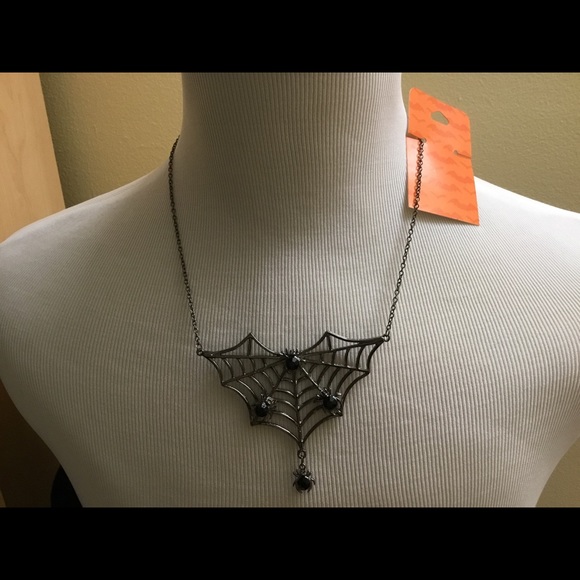 Jewelry - Rhinestone Spider 🕷 on Spider Web Necklace